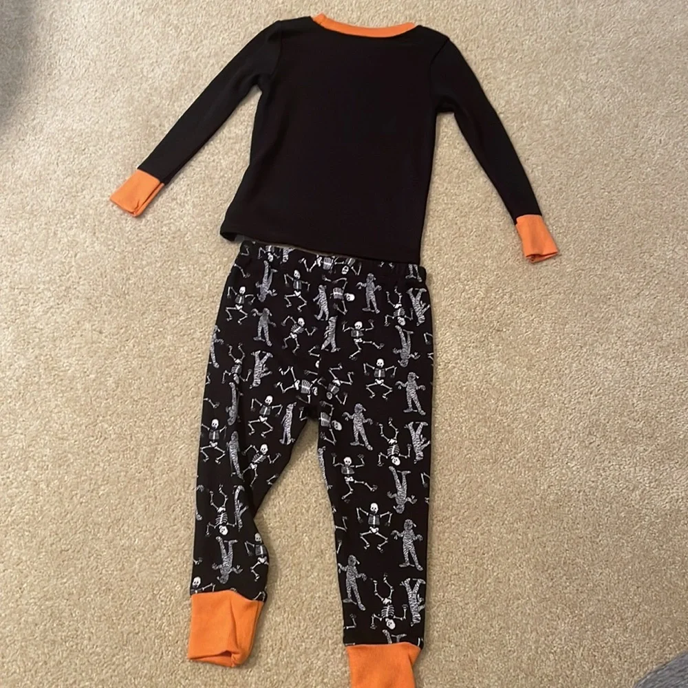 Rae Dunn Pajama Set